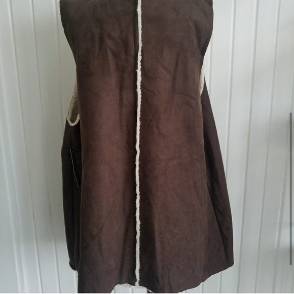 Vest - Picture 3 of 7